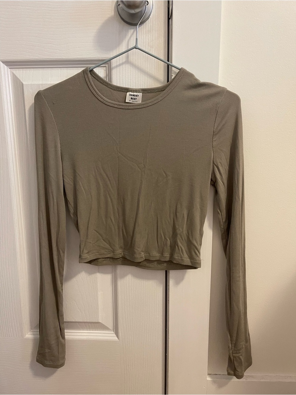 Aritzia sundays best Olive Long-Sleeve Crop Top